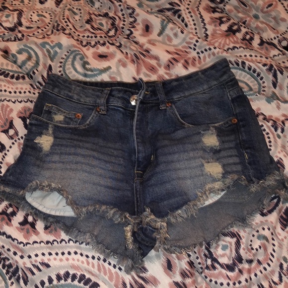 Lightly worn high waisted denim shorts - Picture 1 of 3